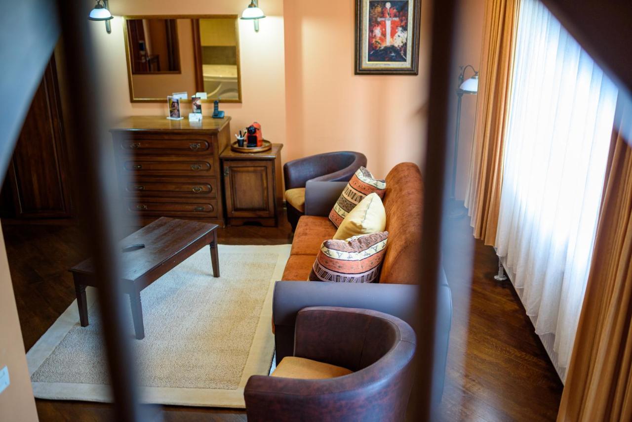 Boutique Hotel Casa Emil 포이아나브라소프 외부 사진